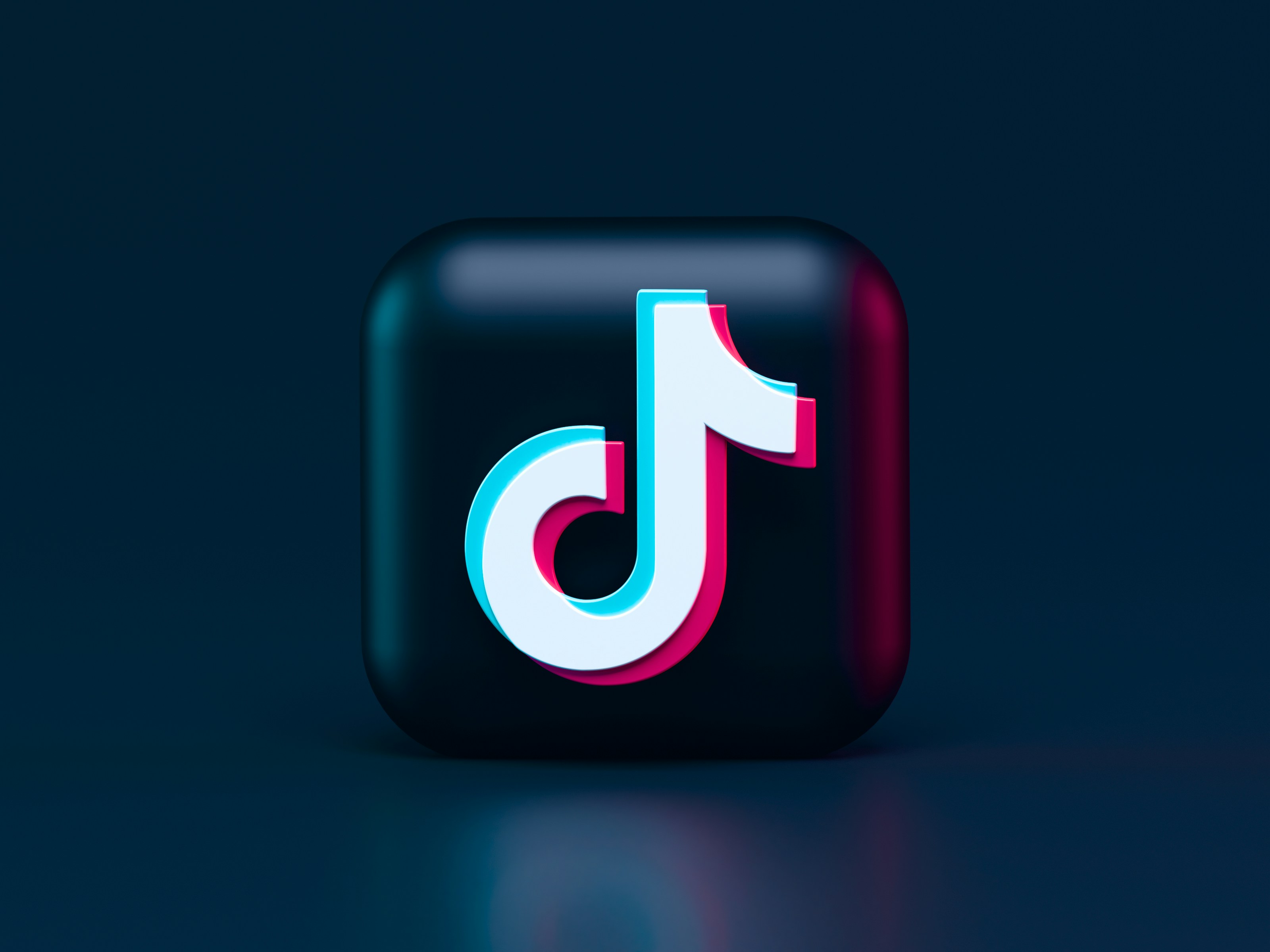 TikTok 3d Icon Concept. Dark Mode Style 🖤 Write me: alexanderbemore@gmail.com, if you need 3D visuals for your products.<br />
<br />
Made the 3d icon of video-sharing social networking service owned by ByteDance.